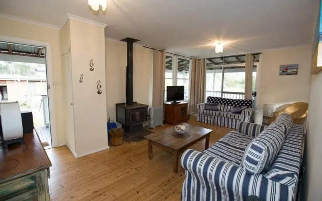 Bush & Bay Cottage