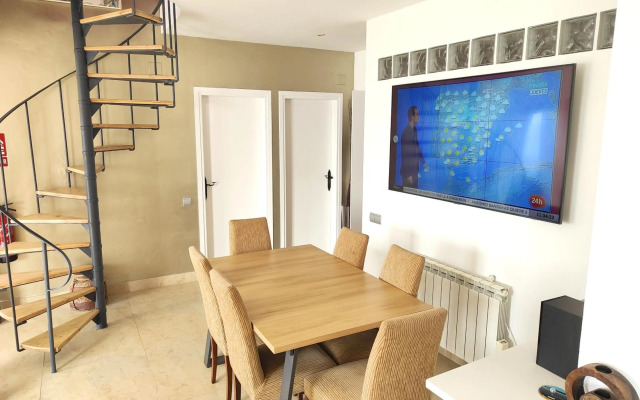 Sitges Balcony Pool & Seaside Apartment