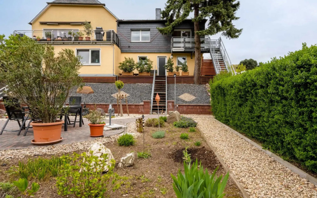 Garden Retreat With Pond View