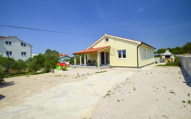 Holiday Home Divna