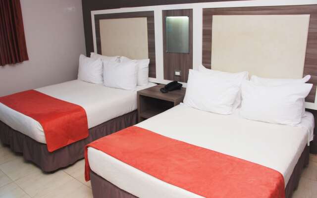 Hotel Bahia Suites