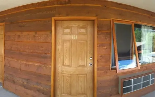 Cariboo Lodge