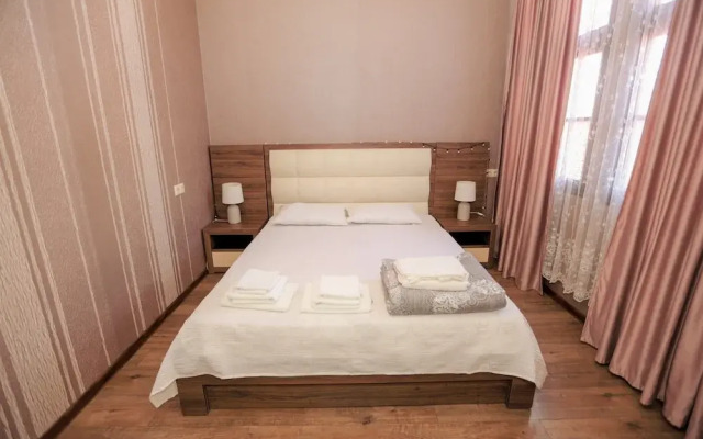Apartment near Art Cafe Home