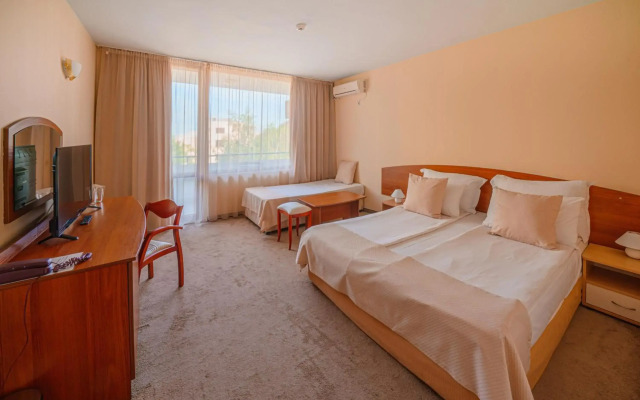 Perla Plaza Hotel