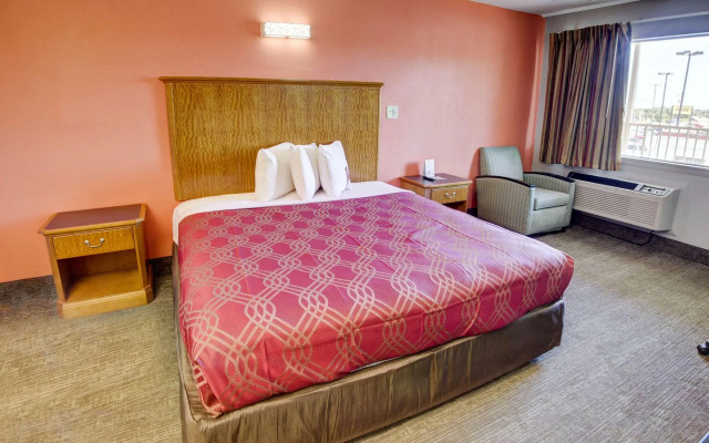 Econo Lodge Airport