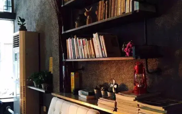 Huashijian Youth Hostel