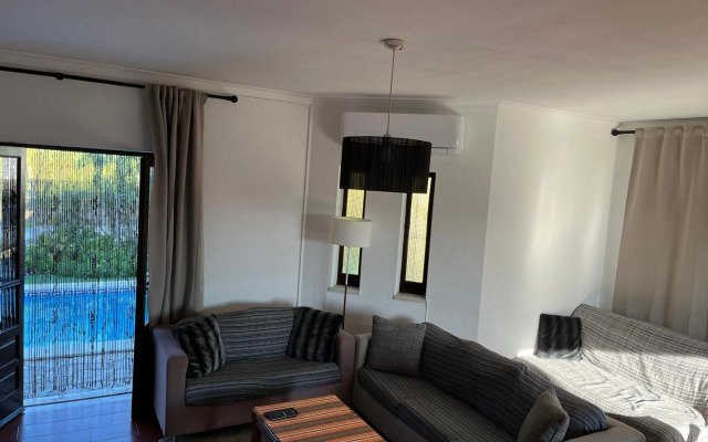 Casa Pausa holiday home, with pool & BBQ