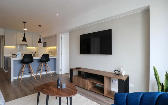w Fabulous 2BR w Balcony in Miraflores