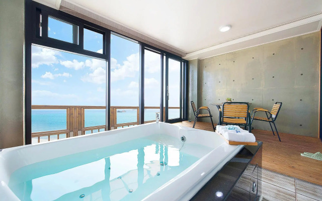 Goseong Romiet Pension