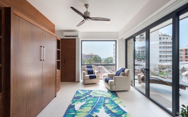 Loft 268-404 Ocean Views Spacious Balcony Rooftop Pool