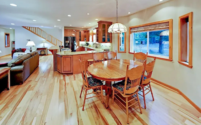 Westlake Village - 3 Br Home