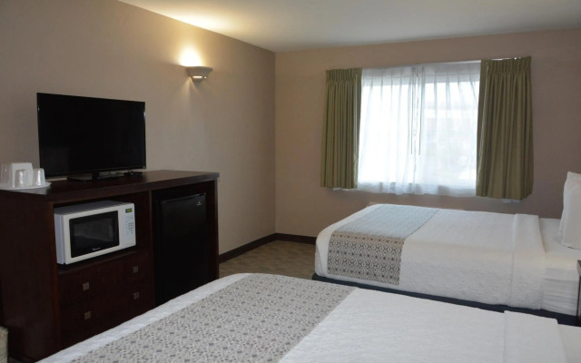 FairBridge Inn & Suites Dupont
