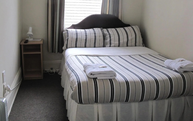 Dorset House Backpackers