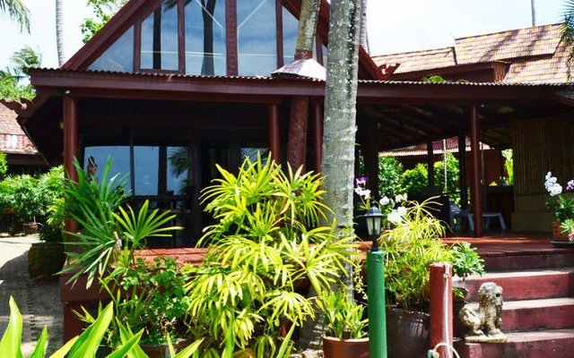 Green Coconut Village