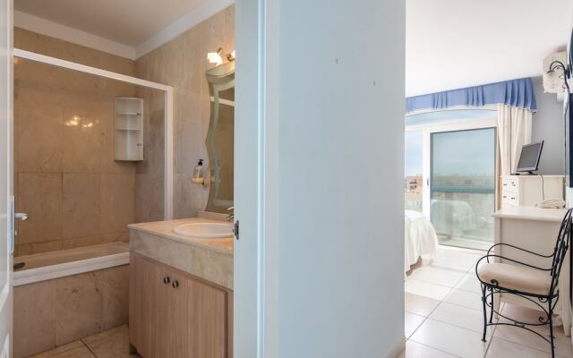VILLA ALMENDRO! Bbq, HEATED Private Swimming Pool !