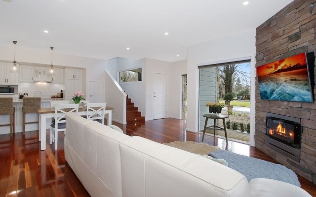 Beyond Bliss - Guesthouse 2 – Guest Rooms – Bright