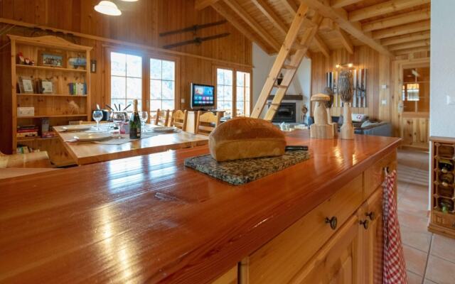 Chalet Belle Vue 10 Pers Fireplace Apple TV