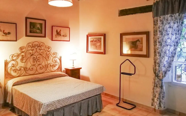 Charming House in Tuscany With Pool & Views