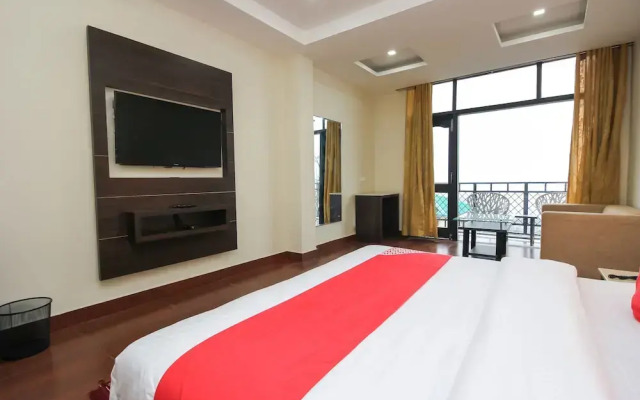 OYO 28425 Dal Lake Resort