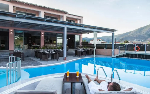 Armonia luxury hotel