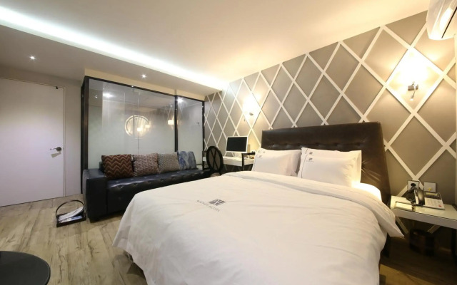 Avenue Hotel