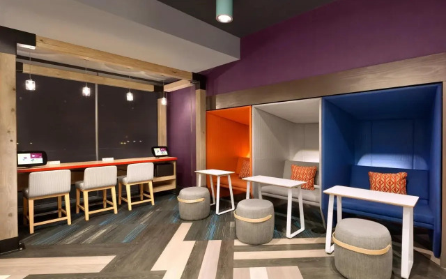 Tru by Hilton Lancaster East