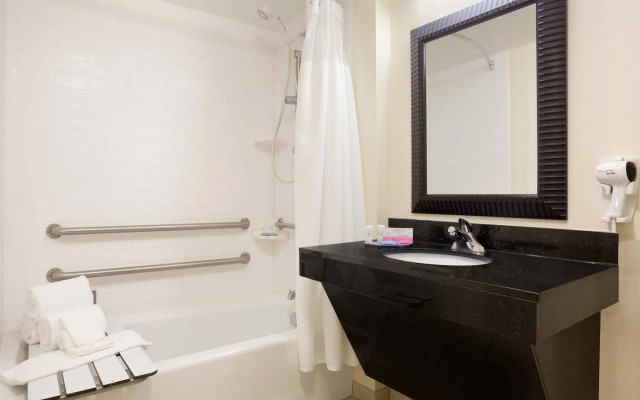 Fairfield Inn and Suites by Marriott Columbia