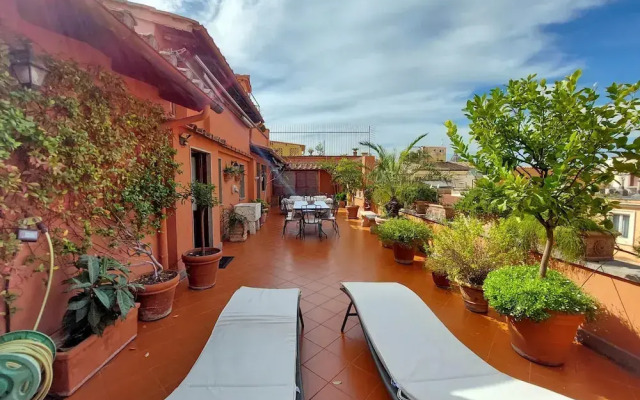 Treasurerome Spanish Steps Penthouse 4BR