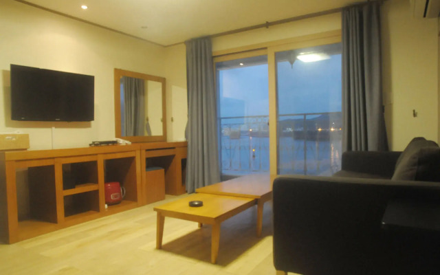Hansan Hotel