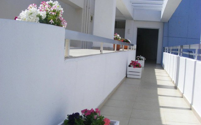 Sun Hall Beach Hotel Apts.