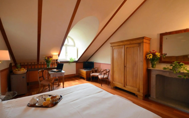 Hotel Roma E Rocca Cavour