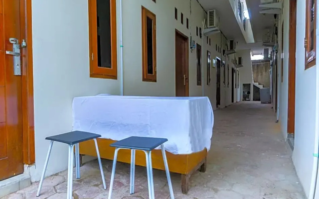 OYO Life 2420 Kost Luqman 1