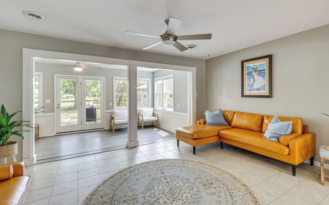 Riverfront Fun: Quiet Home Near Hampton Coastline