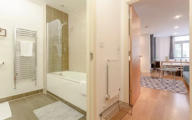 Lovely Modern Studio In Limehouse