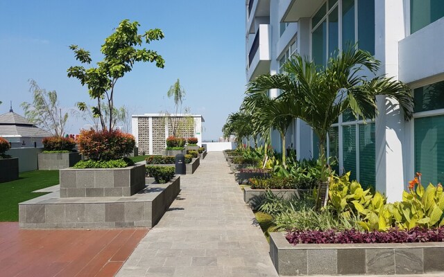 Luxury 1BR Tree Park Apartment BSD By Travelio