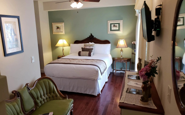 The River Belle Inn