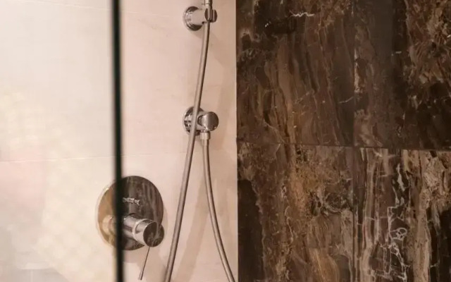 G34 - Modern Studio @ Parliament