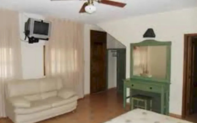 Hotel Montroi Express