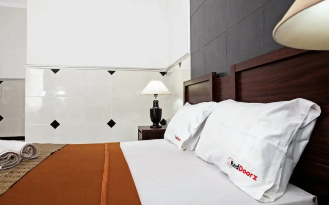 RedDoorz near City of tomorrow mall
