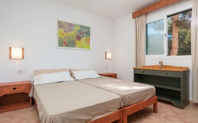 Burgit in Santa y With 2 Bedrooms and 1 Bathrooms