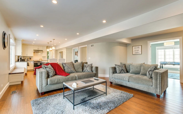 Bike & Kayak: Lakefront Prospect Heights Home