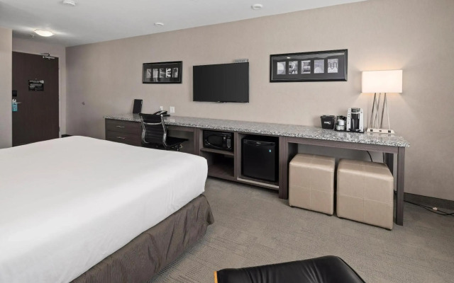 Home Inn & Suites Saskatoon South