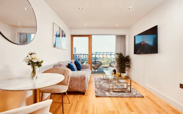 Deluxe City Centre Apt Balcony & View & Free Parking