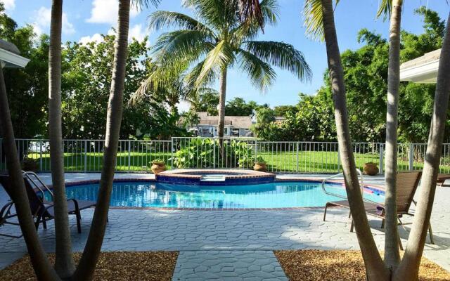 Dolphin Retreat Villa - East Boca Raton