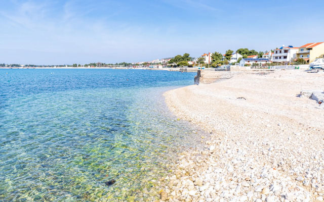 Beach Apartment Alenka Yellow