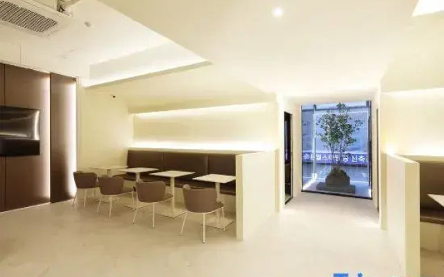 Seoul Inn Hotel by the Designers