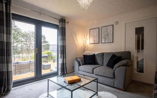 Modern 2 Bedroom House
