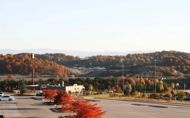 Hampton Inn & Suites Sevierville @ Stadium Drive