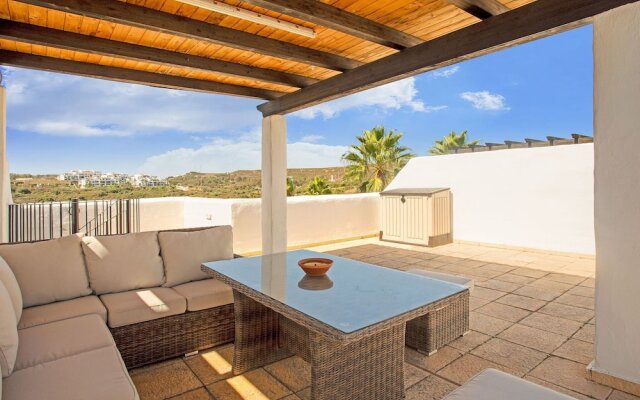 Spacious Apartment In San Roque With Swimming Pool