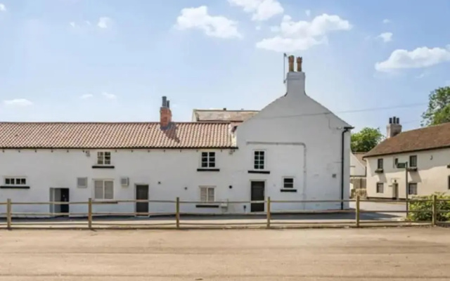 Ivy House, 6-beds, Sleeps 19 With Hot Tub
